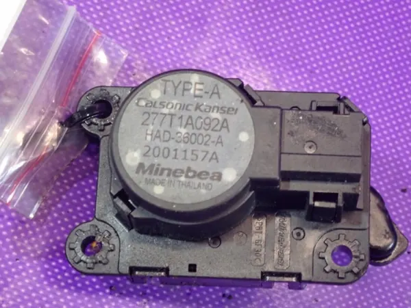 Motor de aquecimento Renault OEM 277T1A092A Usado image 2