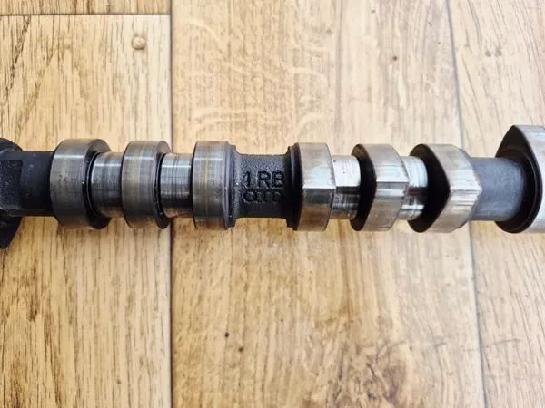 Audi A4 B6 2.0 Kamaxel OEM 06B109088A - Begagnad image 3