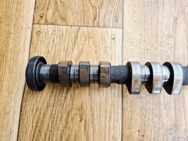 Audi A4 B6 2.0 Kamaxel OEM 06B109088A - Begagnad image 6