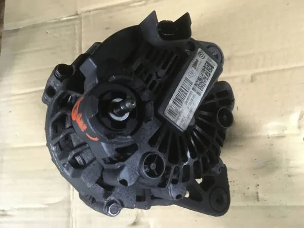 Vaihtovirtageneraattori Renault Megane III 1.6 Diesel OE 231007033R image 3