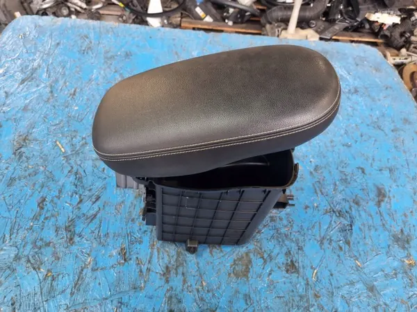 Kia Soul 2 Armsteun OEM SOUL 2 PODŁOKIETNIK 13-19 image 2