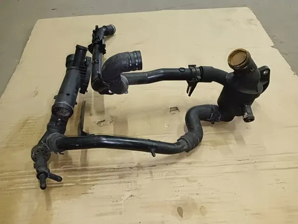 Wasserschläuche mit Thermostatgehäuse VW SEAT SKODA 1.6 TDI OEM image 2