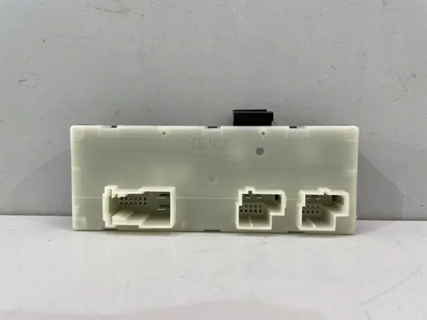 BMW X1 F48 F49 Tavaratilan luukun moduuli OEM 9852926 image 2