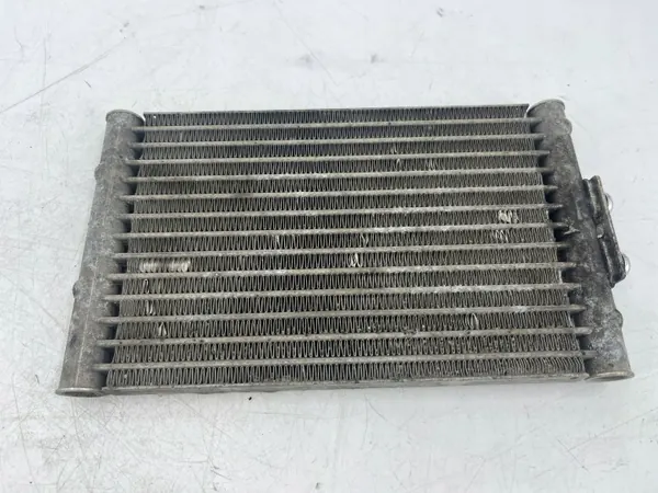 Mercedes-Benz ohjausöljynjäähdytin OEM M8740 image 2