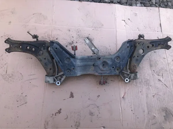 Moottorin tukirakenne VW Volkswagen Polo 9N Lift image 4