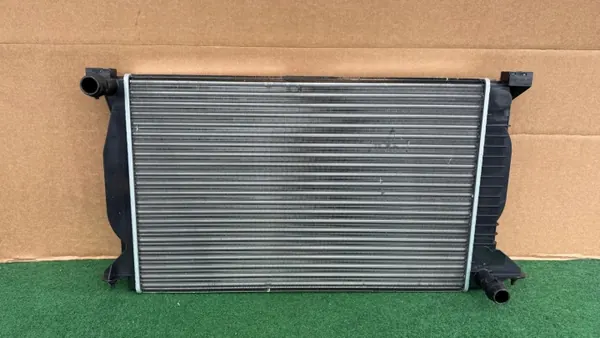 Radiador de agua OEM 8E0121251J para Audi A4 B6/B7 image 2