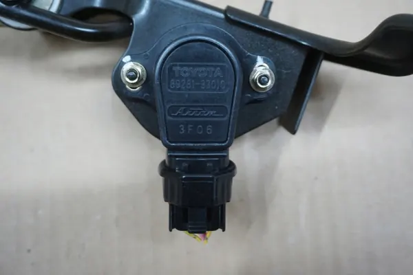 Pédale d'accélérateur OEM 89281-33010 pour Toyota RAV4 II image 5