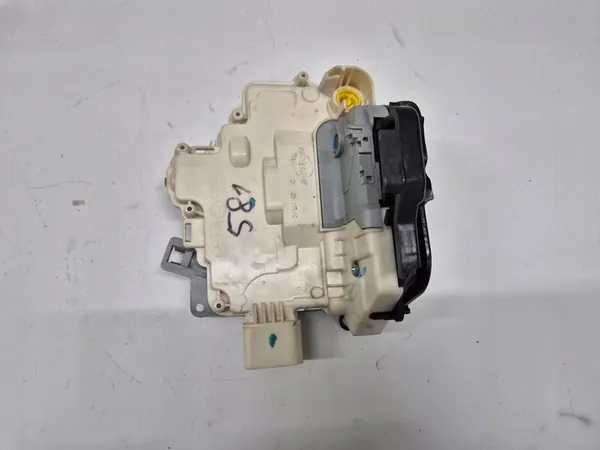 Framvänster Dörrlås AUDI A3 A4 image 2