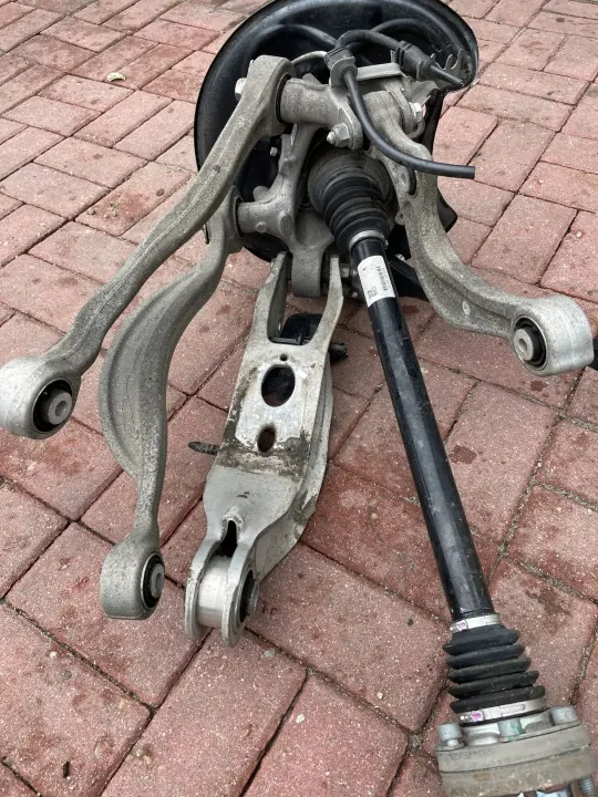 Suspensão pneumática traseira esquerda OEM 4M0505431AF Audi Q7 Q8 image 3