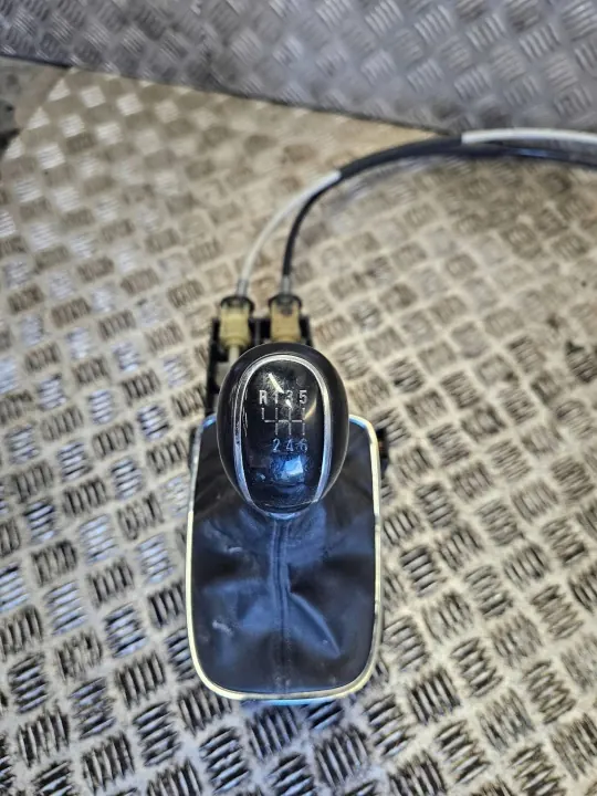 Opel Insignia A Versnellingspook OEM 55563829 - Gebruikt image 2