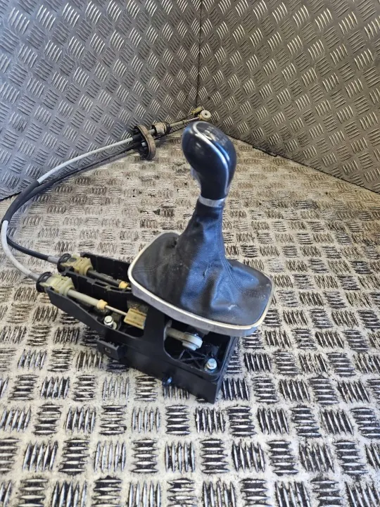 Opel Insignia A Versnellingspook OEM 55563829 - Gebruikt image 5