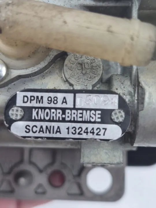 Levier de Frein à Main Scania OEM 1324427 - Occasion image 3