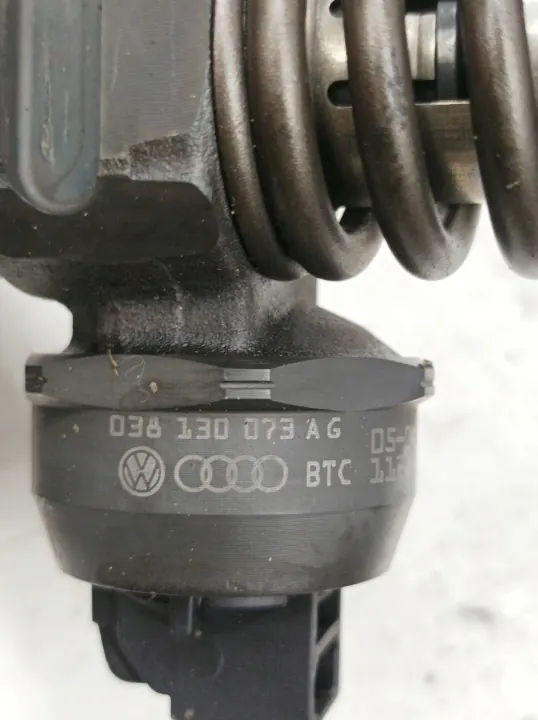 Pesupumppu OEM 038130073AG VW Touran 1.9 TDI:lle image 3
