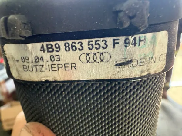 Persiana de maletero Audi A6 C5 Familiar OEM image 3