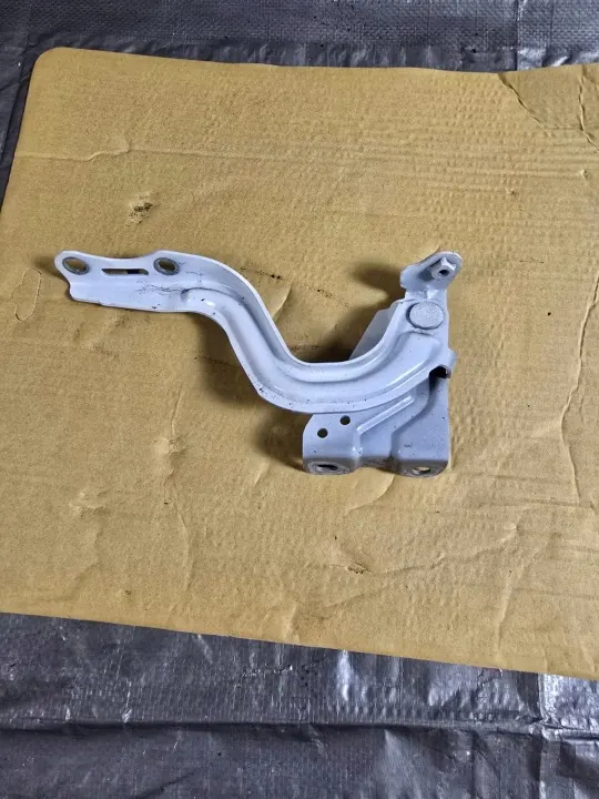Charnière de Capot Droit Avant Toyota Yaris 4 OEM 53410-K0020 image 2
