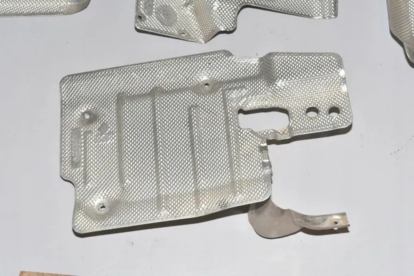 Isolation thermique BMW OE 18308609802 pour i3 image 4