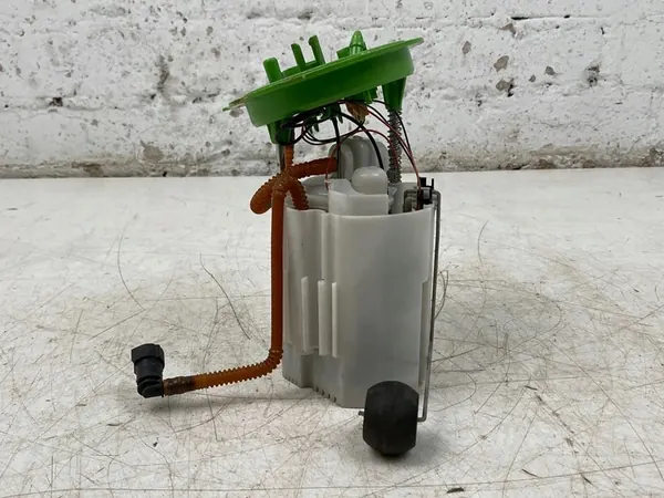 VW AUDI SEAT SKODA 2.0 TFSI Polttoainepumppu 5Q0919051AQ image 2