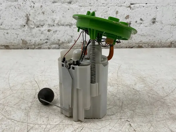 VW AUDI SEAT SKODA 2.0 TFSI Polttoainepumppu 5Q0919051AQ image 3