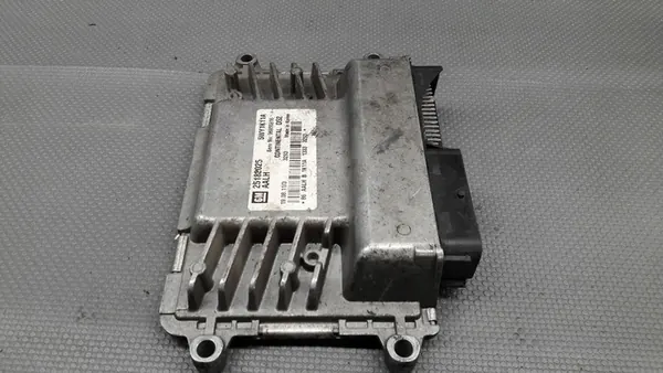 Unité de contrôle moteur Chevrolet Spark III OE 25182025 image 6
