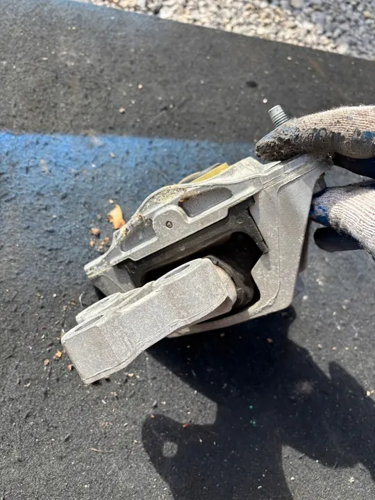 Supporto Motore Anteriore Opel Astra J IV 1.4T image 3