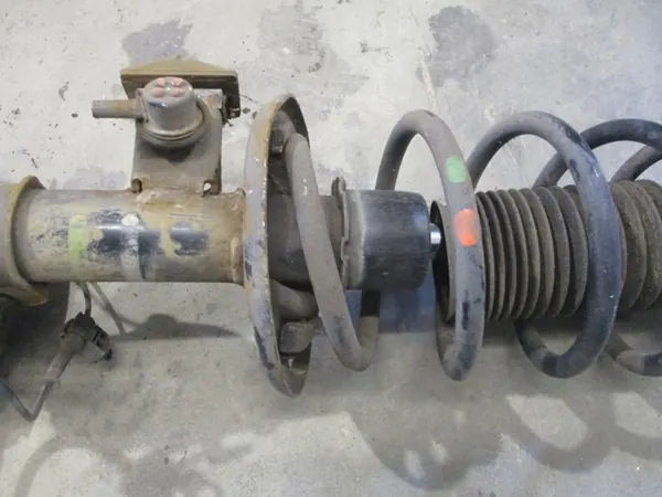 Fram vänster McPherson stötdämpare Mazda 6 III GJ 2.2 D image 5