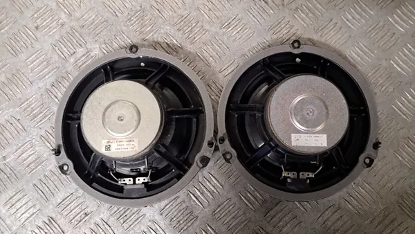 Altavoz Ford Mustang 2018 OEM GR3T-18808-VB image 3