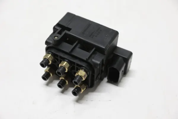 Barra distribuidora suspensão ar Porsche Touareg OEM 15-1524-00272 image 2