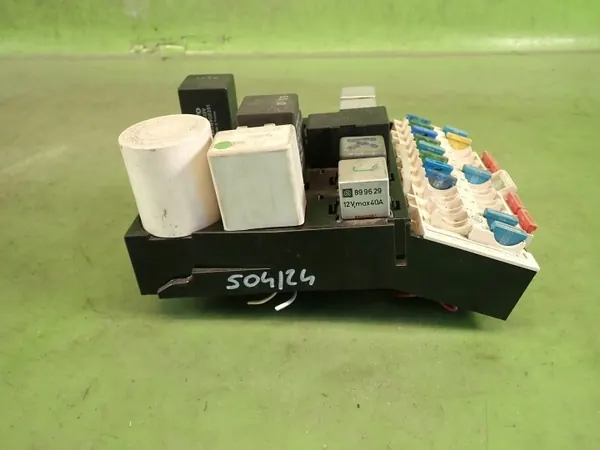 Volvo 940 zekeringkast OEM 3544224 - Gebruikte staat image 4