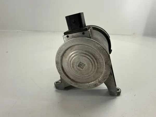 Pompe à eau OEM 32382249 - Pièce Volvo OE d'occasion image 5