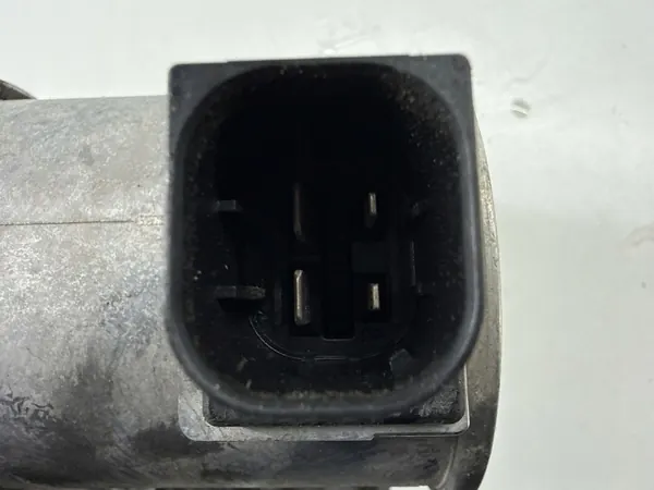Pompe à eau OEM 32382249 - Pièce Volvo OE d'occasion image 9