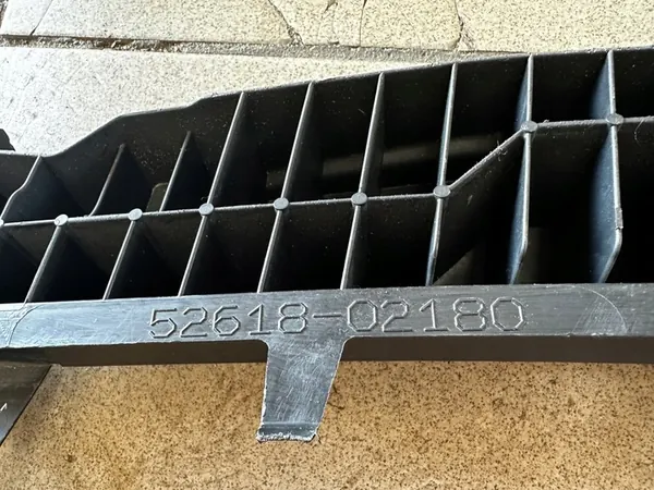 Etupuskimen alapuomi Toyota Corolla E21 2018- OEM 52618-02180 image 9