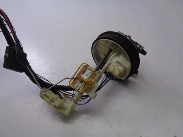 Brandstofpomp Float Mercedes C-Klasse W203 CDI A2034707394 image 3