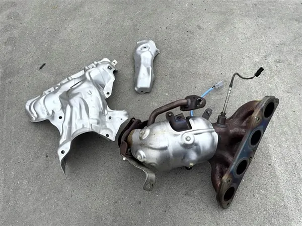Catalizador OEM 208A03141R para Renault Arkana image 5