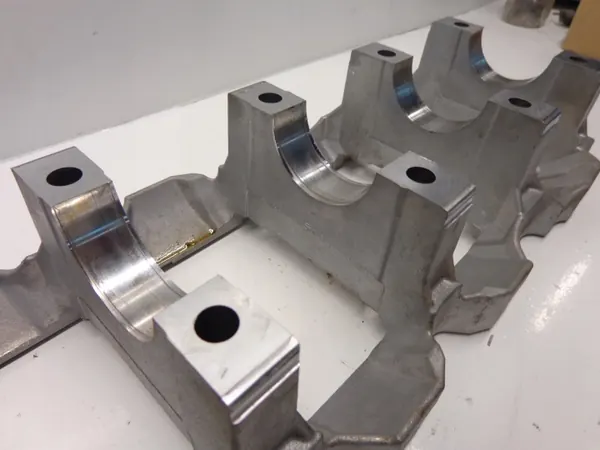 Suporte de virabrequim Mazda OE L8 700972 image 3