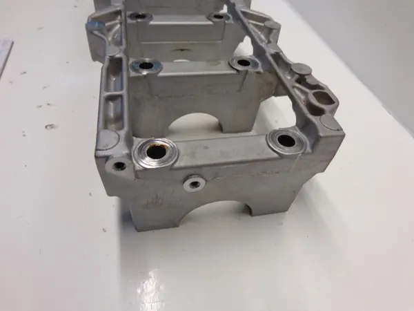 Suporte de virabrequim Mazda OE L8 700972 image 6