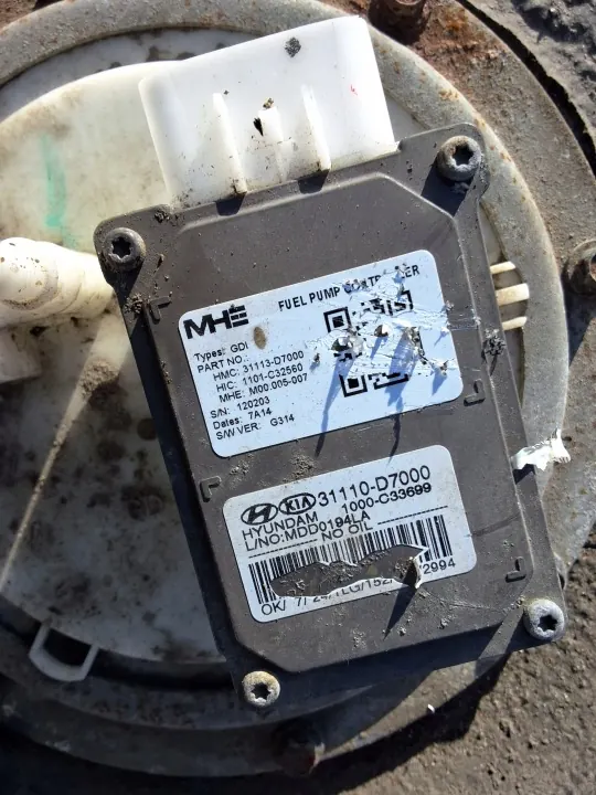 Polttoainesäiliö OEM 31110-D7000 pumpulla Tucson/Sportage image 3