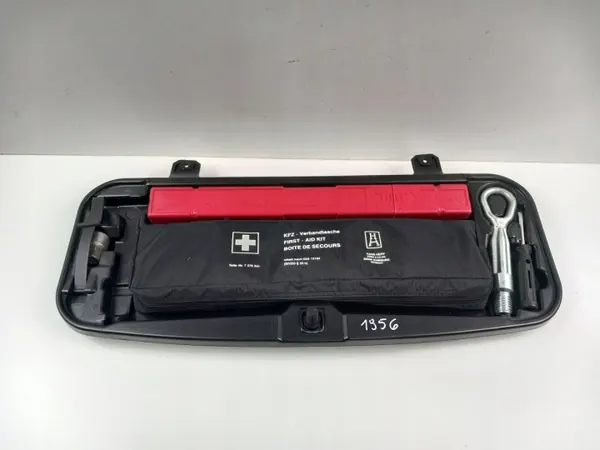 BMW 520D F10 Boîte à Outils Levage OEM 6785654 - Occasion image 2