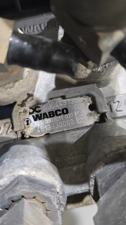 Wabco hoofdremklep OEM 0044313806 voor Atego image 5