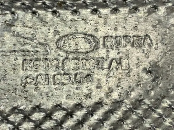 Värmeskydd OEM LORK-2362-141906 K8D2-9B007-AB image 4