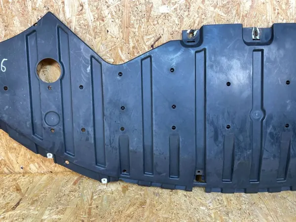 Escudo inferior del parachoques Jaguar XE X760 OEM GX73-17F775-AB image 3