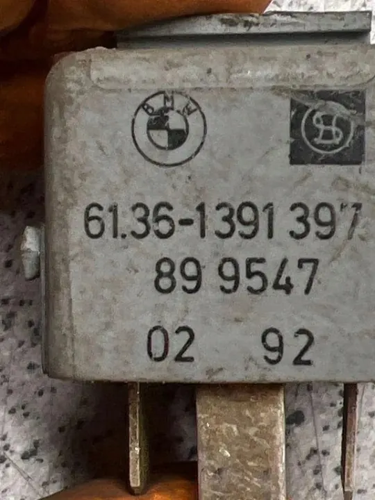 Relé BMW OEM 1391397 para Série 5 E34 3.0L image 3