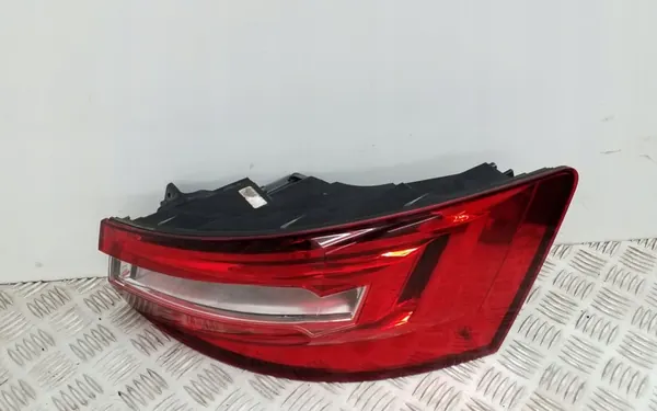 SKODA SUPERB 15 - LUZ TRASERA DERECHA image 6