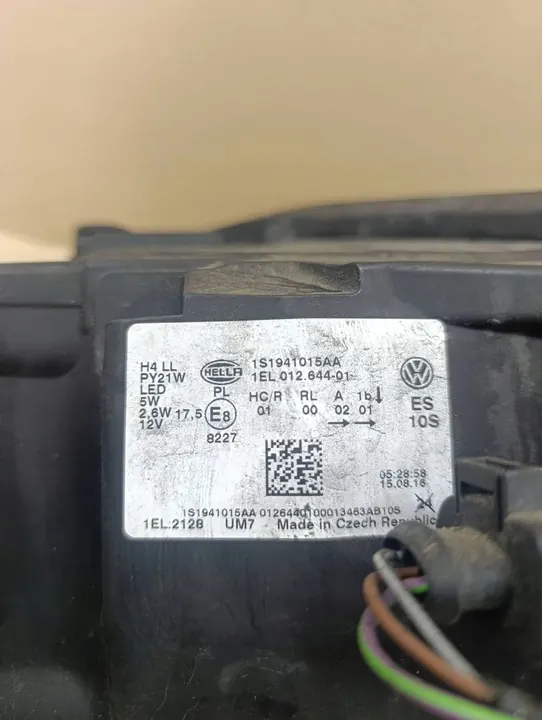 Vasen etuvalaisin Volkswagen Up LIFT 2016-2024 1S1941015AA image 9