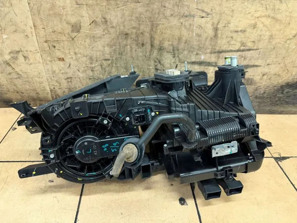 Suzuki Baleno II lämmitysydin OEM 4432702960 image 7