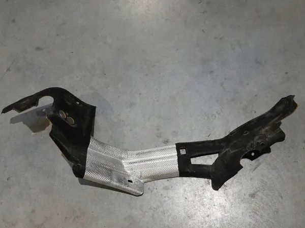 Isolation du compartiment moteur Mercedes-Benz W202 OEM image 1