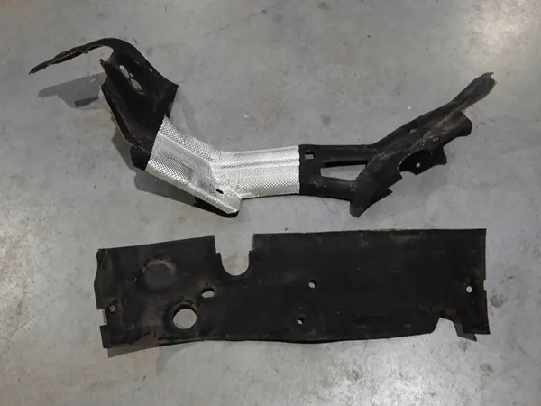 Isolation du compartiment moteur Mercedes-Benz W202 OEM image 4