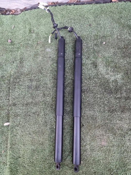 BMW X5 G05 achterklepactuator OEM 7441799 image 5