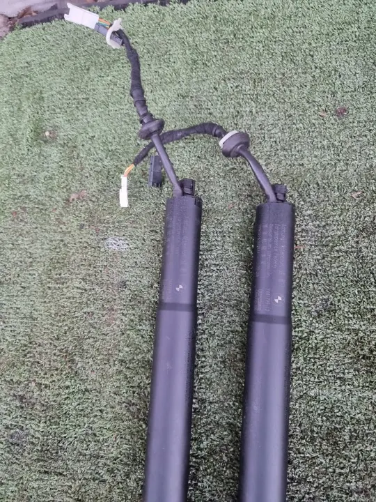 BMW X5 G05 achterklepactuator OEM 7441799 image 7