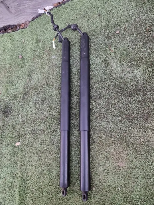 BMW X5 G05 achterklepactuator OEM 7441799 image 8