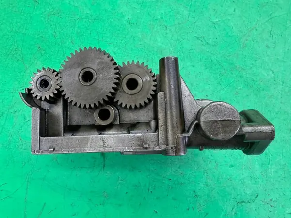 Pompe à huile OEM 057115105L pour Audi A8 D3 4.0 TDI V8 image 5